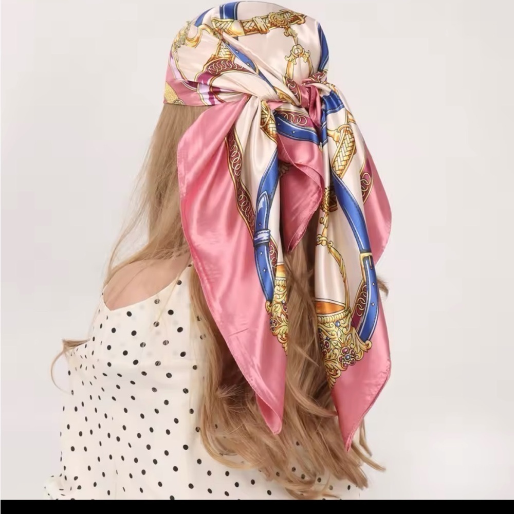 Elegant Pink and Creme, Blue scarf 
35.433 inches x 35.433
0180